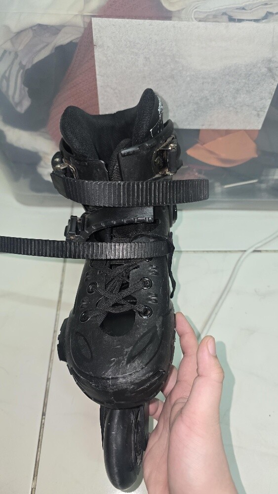 black roller blades - 2