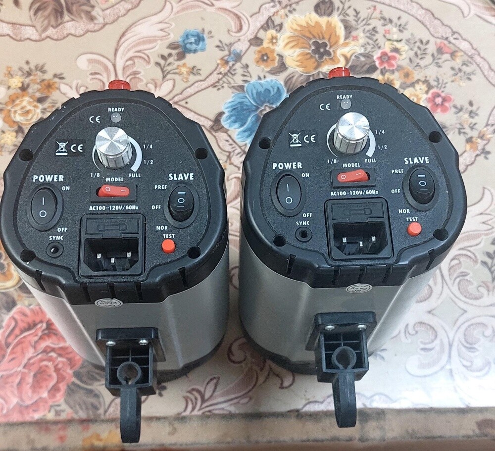 Neewer C-300 Studio Lighting - 2