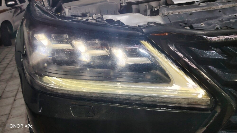lED.     lx570 - 1