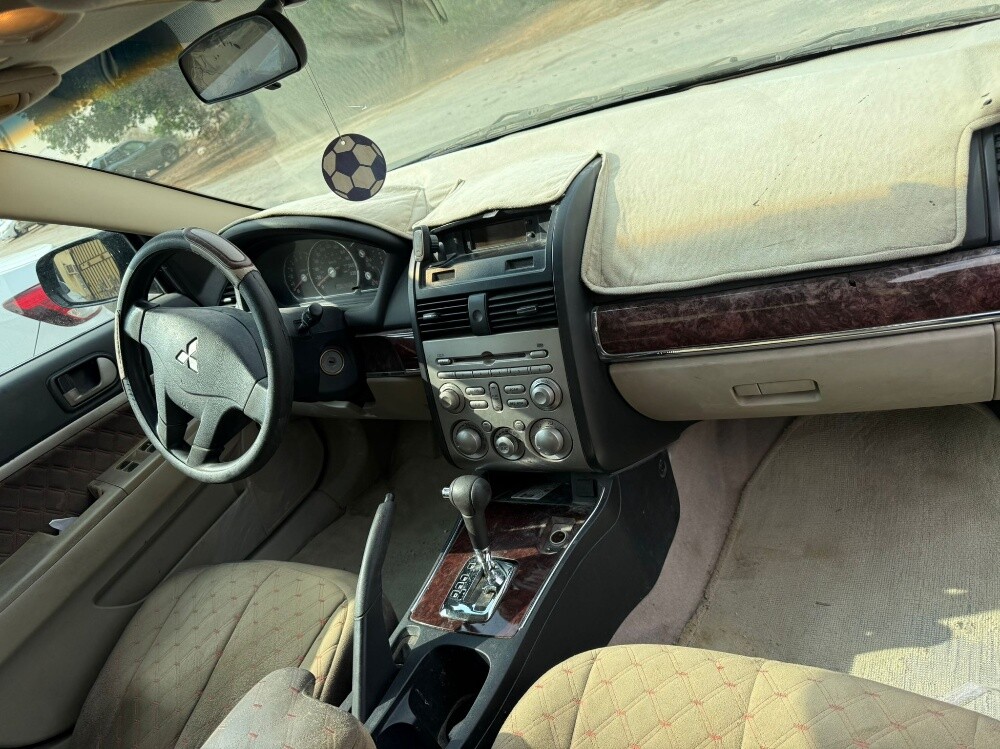 متسوبيشي جالنت 2400 - 5