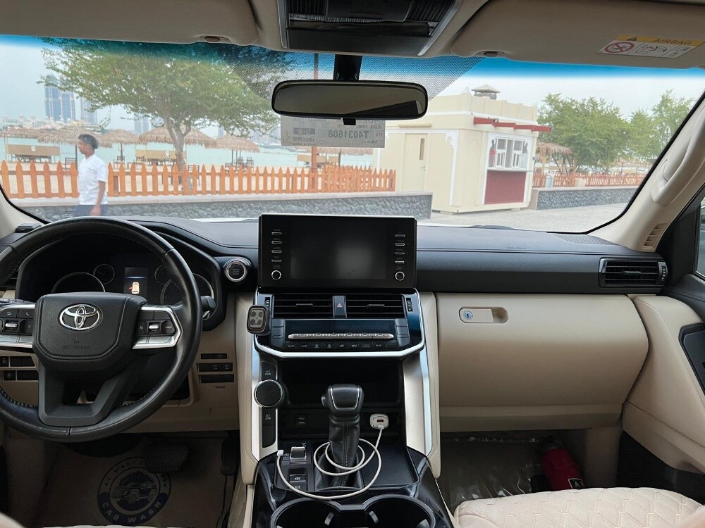 VIP limousine  land cruise 2025 - 9