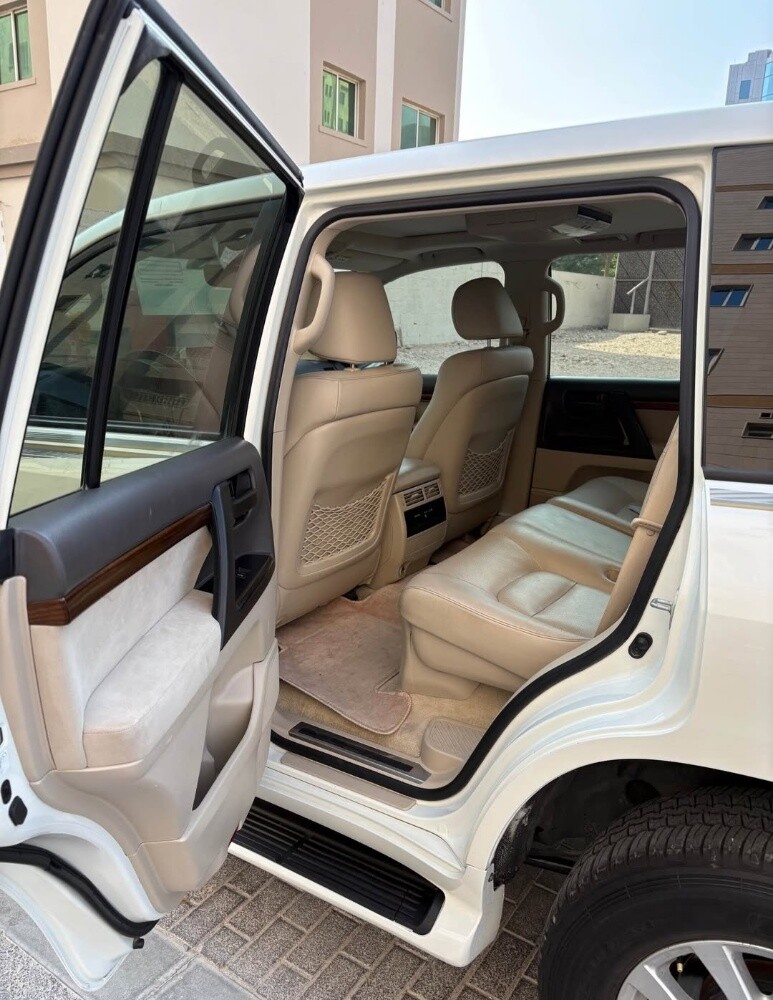 VIP limousine  land cruise 2025 - 7