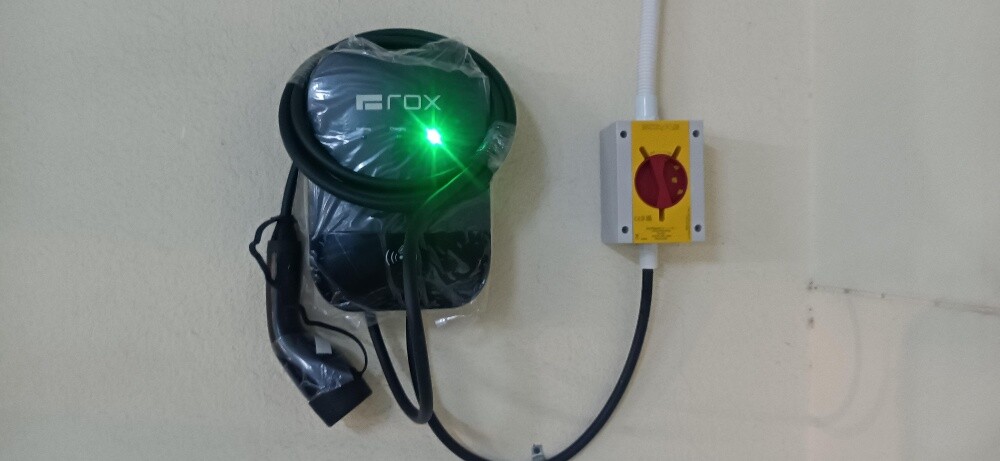 Rox, tesla, byd car charger install - 6