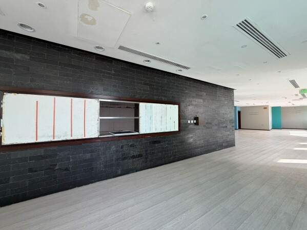 Restaurant Space for Rent 477sqm - 11