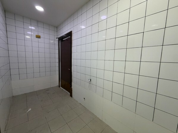 Restaurant Space for Rent 477sqm - 18