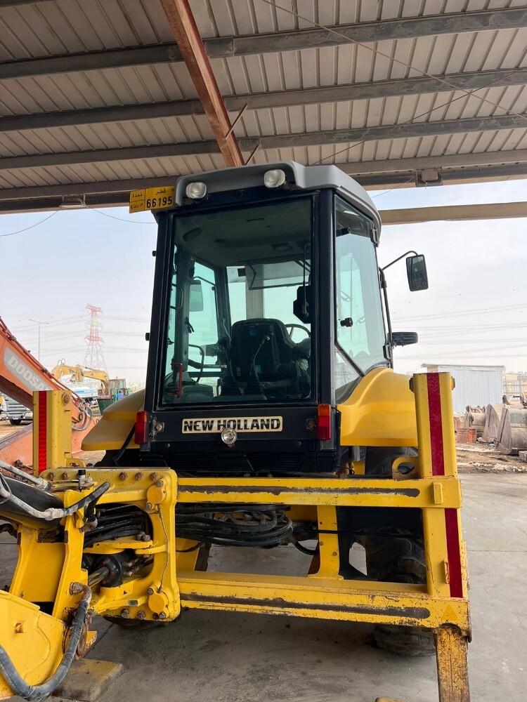 New Holland backhoe 2016 - 3
