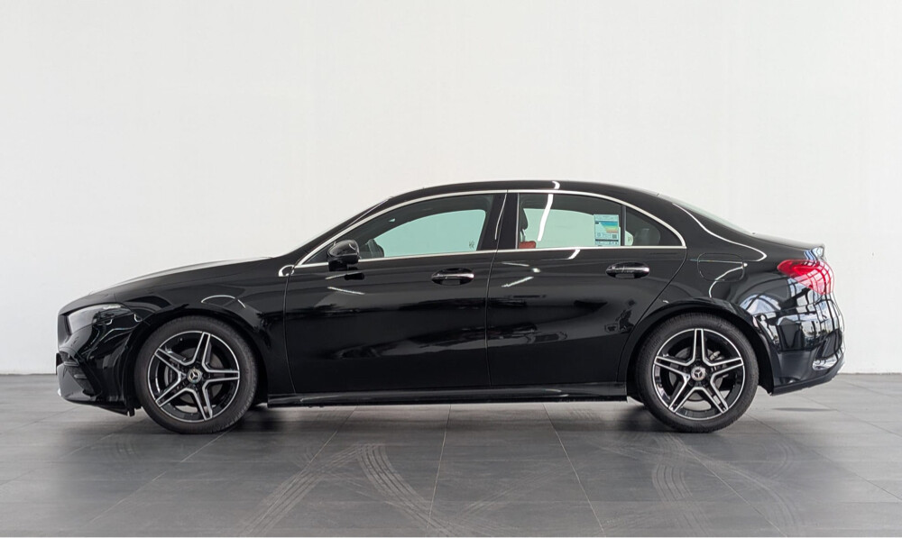 2025 Mercedes Benz A200 -warranty - 2
