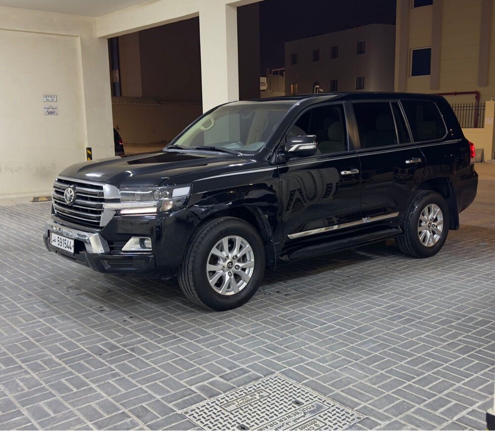 for sell gxr v8 black full — photo 1 for sale in Qatar