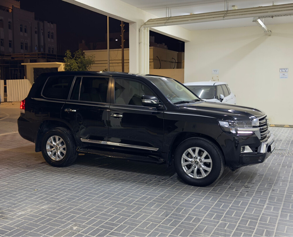 for sell gxr v8 black full — photo 3 for sale in Qatar