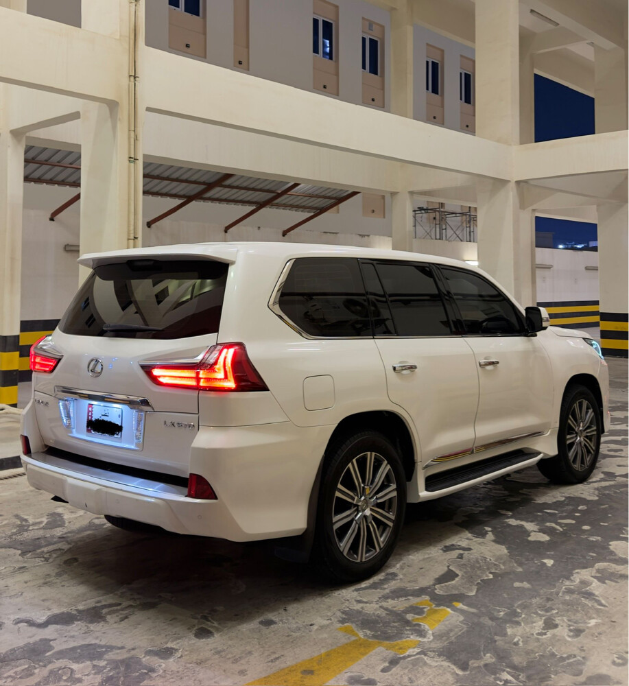 for sell Lexus 5.7 — photo 4 for sale in Qatar