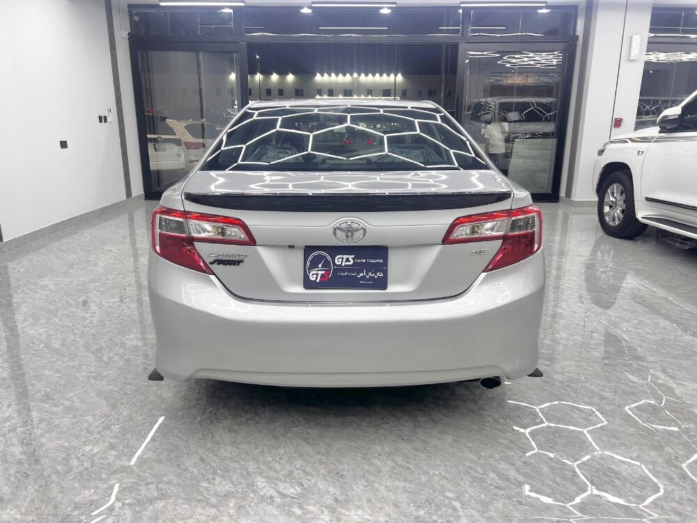 camry se 2014 — photo 6 for sale in Qatar