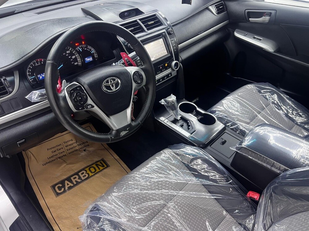 camry se 2014 — photo 8 for sale in Qatar
