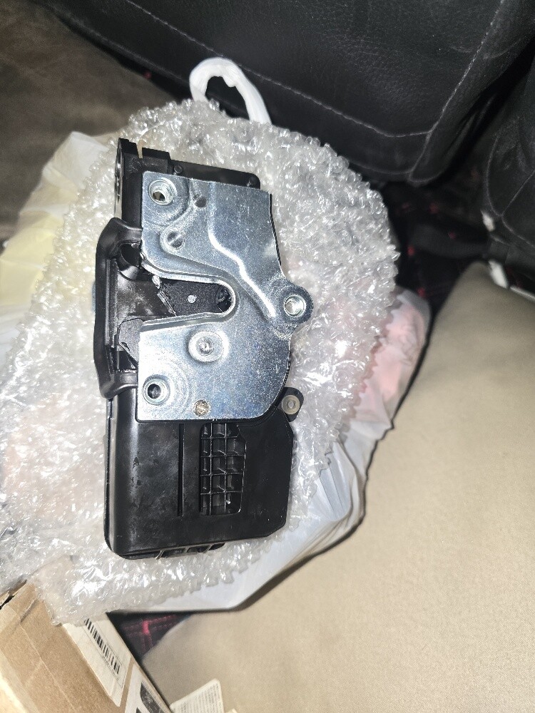 GMC YOKON  car Door lock  availabl - 2