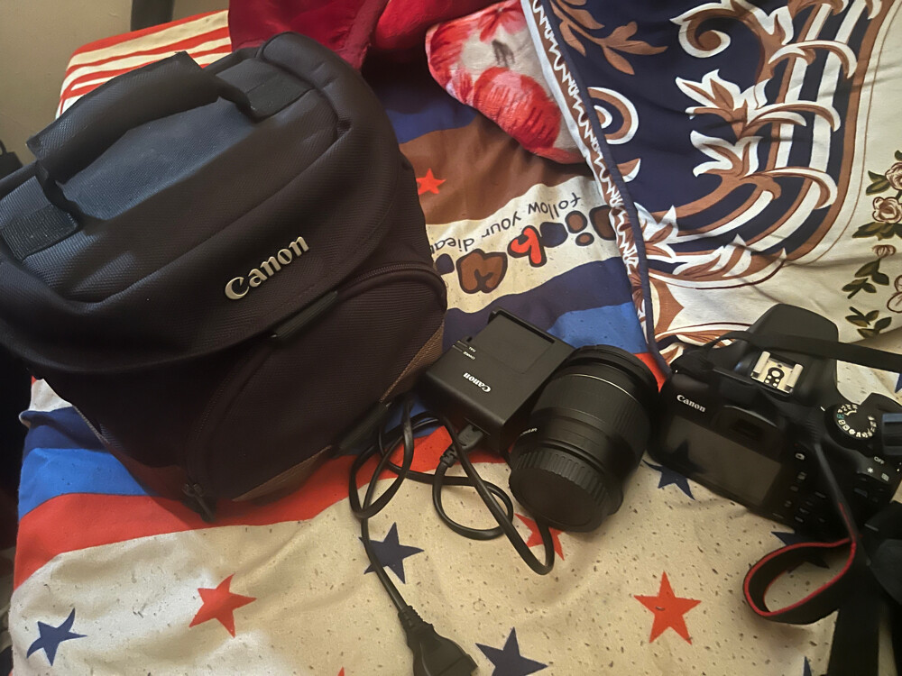 1300d/t6 canon camera - 3