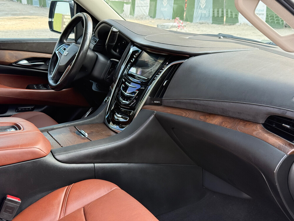 Cadillac Escalade — photo 16 for sale in Qatar