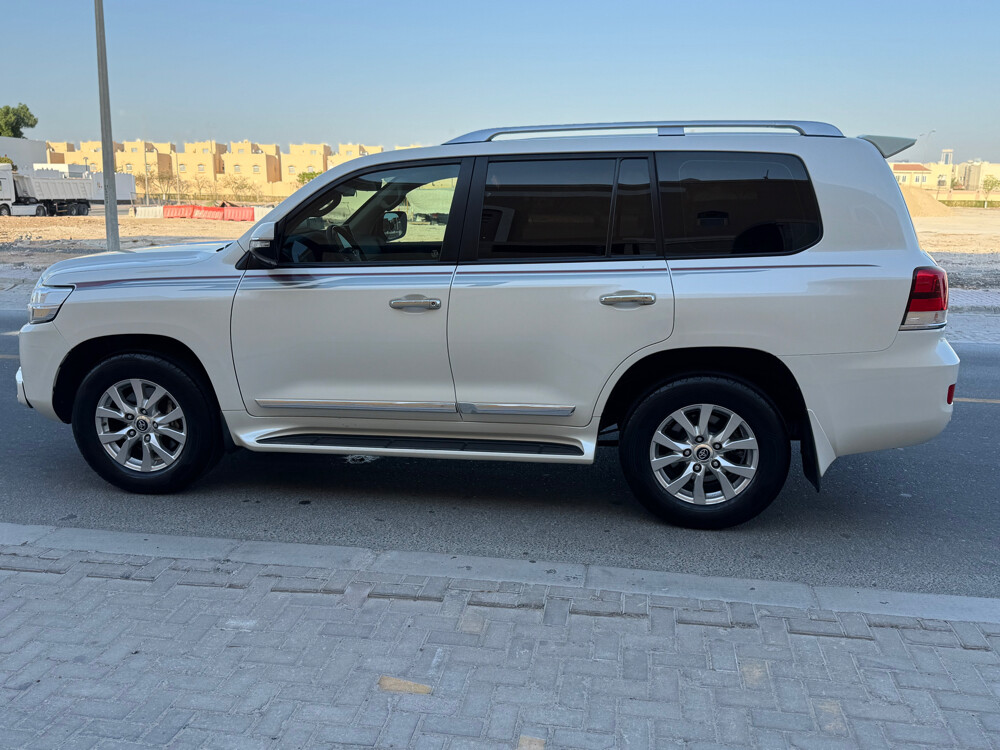 Land Cruiser GXR v8 — photo 5 for sale in Qatar