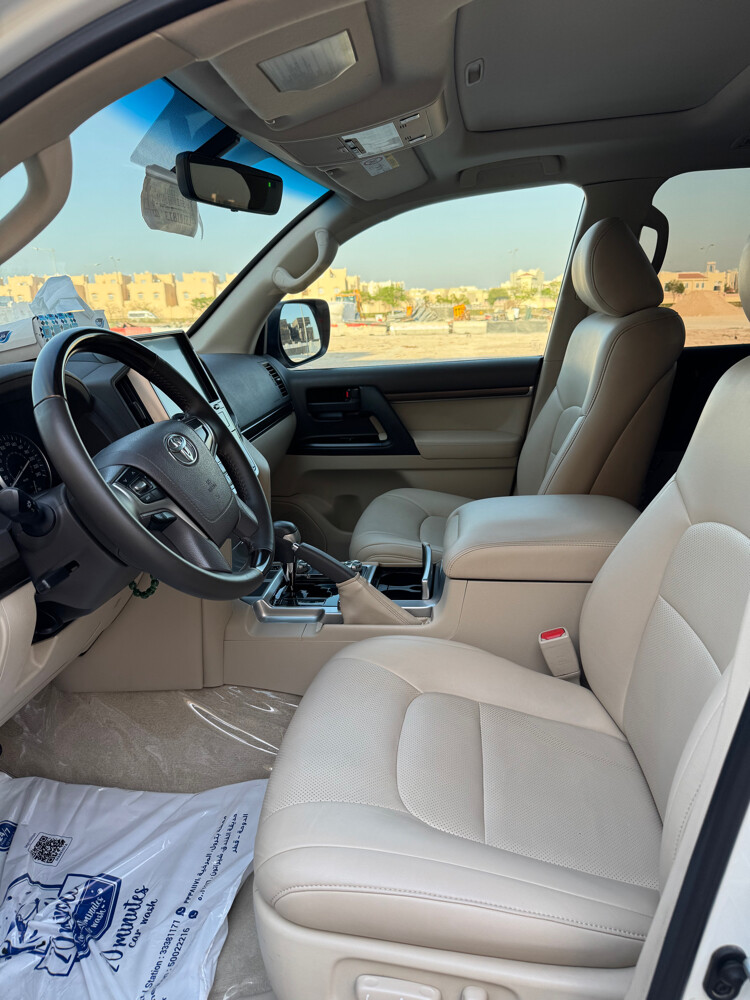 Land Cruiser GXR v8 — photo 2 for sale in Qatar