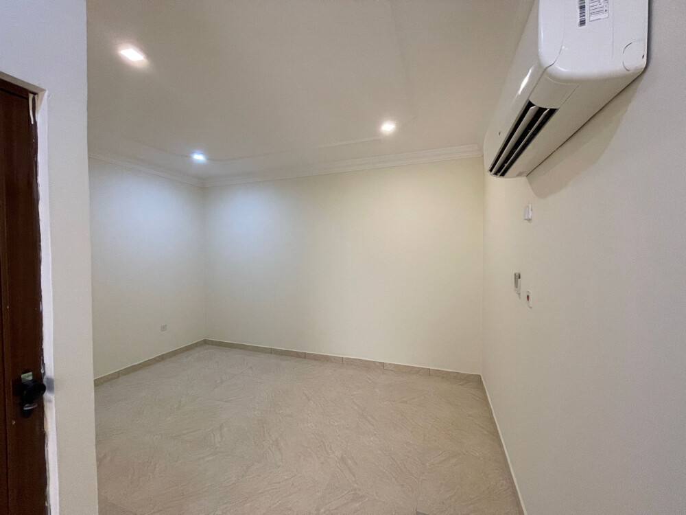 STUDIO NEA B SQUARE MALL F RING R - 2