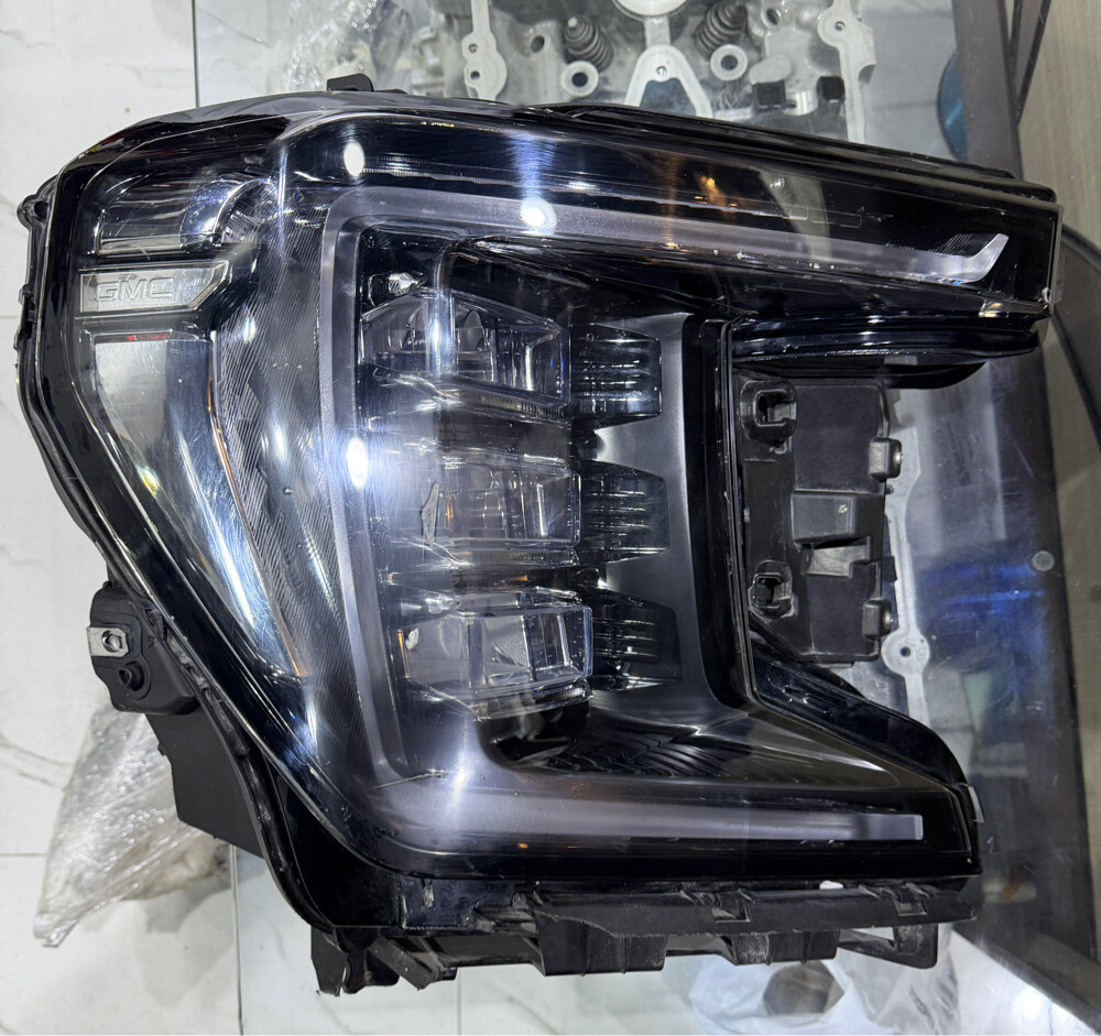 GMC HEADLIGHT - 1