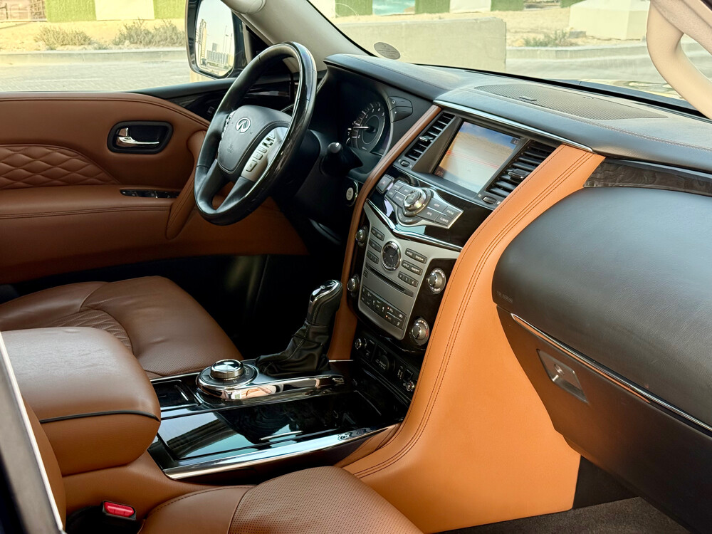infinite QX80 2018 — photo 13 for sale in Qatar