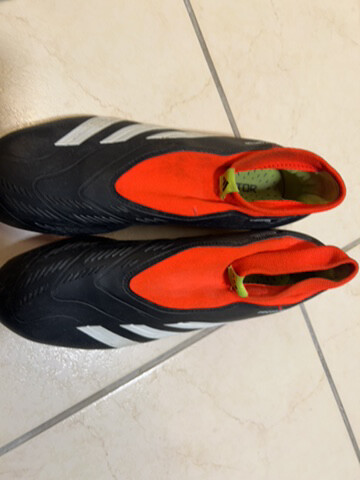 Predator football shoes - 6