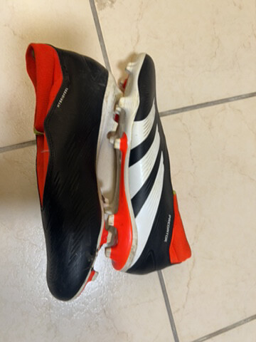 Predator football shoes - 3