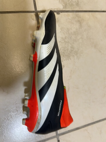 Predator football shoes - 2