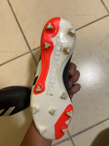 Predator football shoes - 4