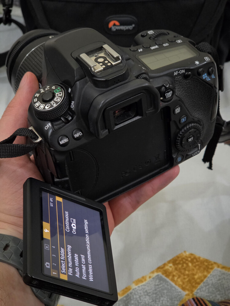 canon camera 80D - 3
