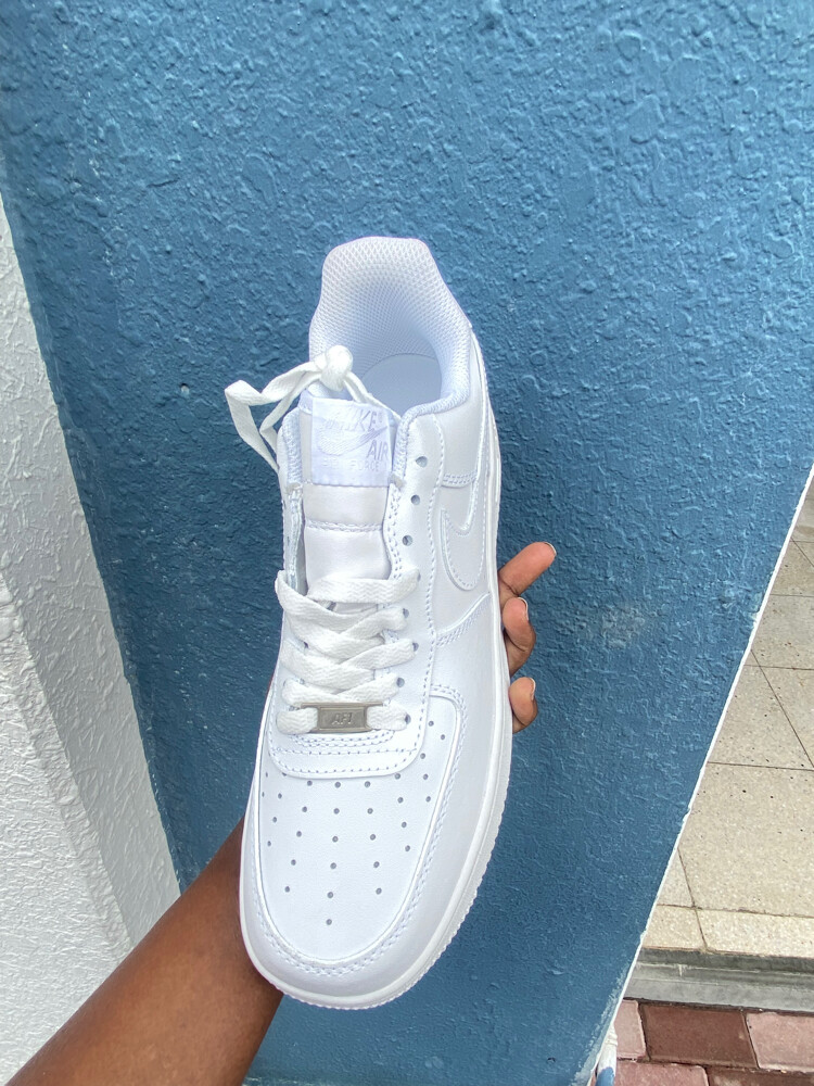 Nike Airforce 1 plain white  - 2