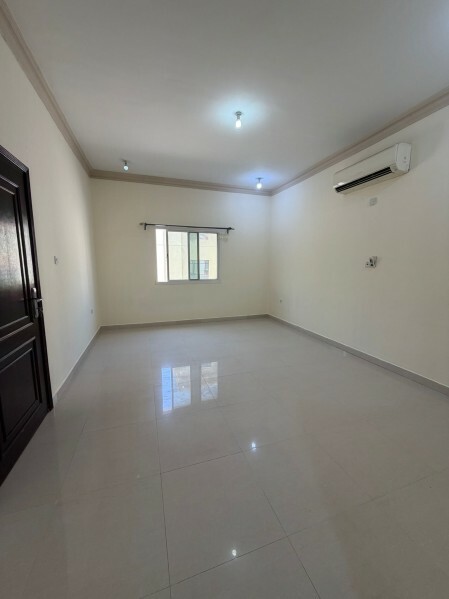 Spacious Studio NO COMMISSION - 2