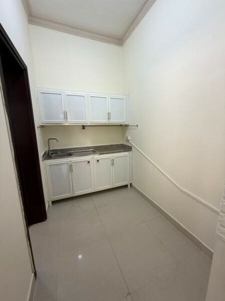 Spacious Studio NO COMMISSION - 4