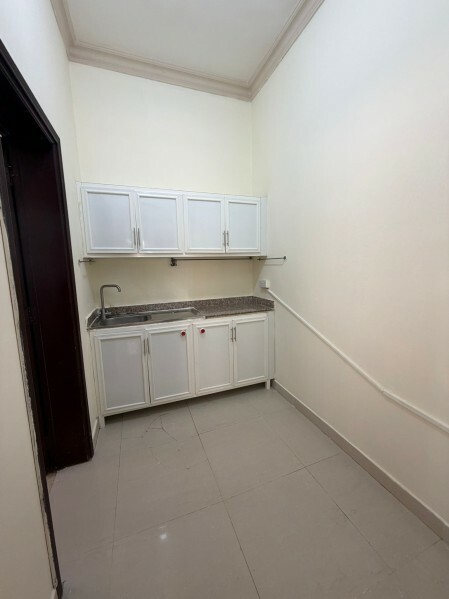 Spacious Studio NO COMMISSION - 3
