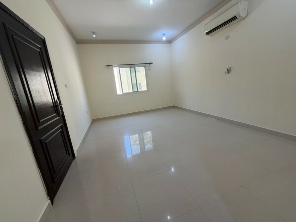 Spacious Studio NO COMMISSION - 1