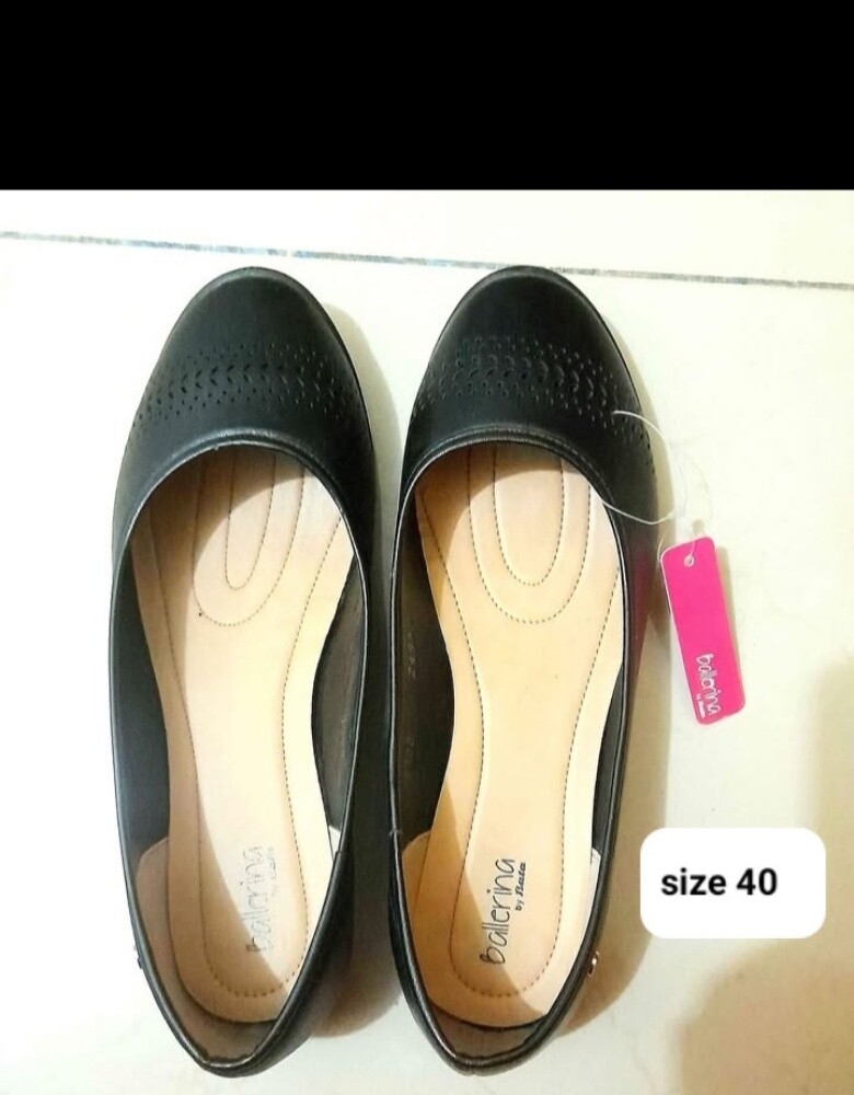 New Branded Shoes, size 40. - 1