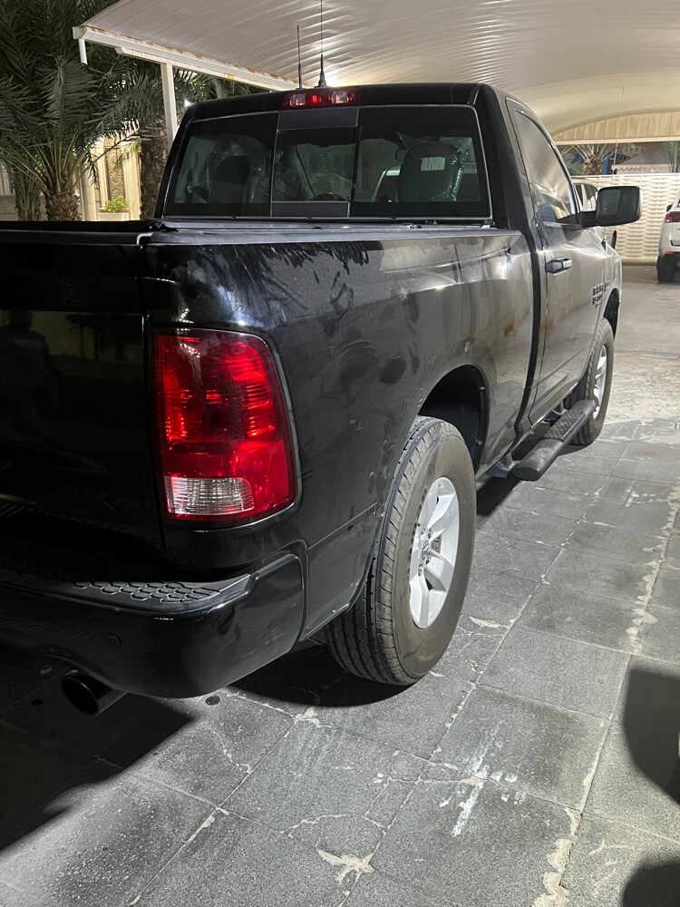 غسيل وتلميع سيارات عند باب بيتك - 3
