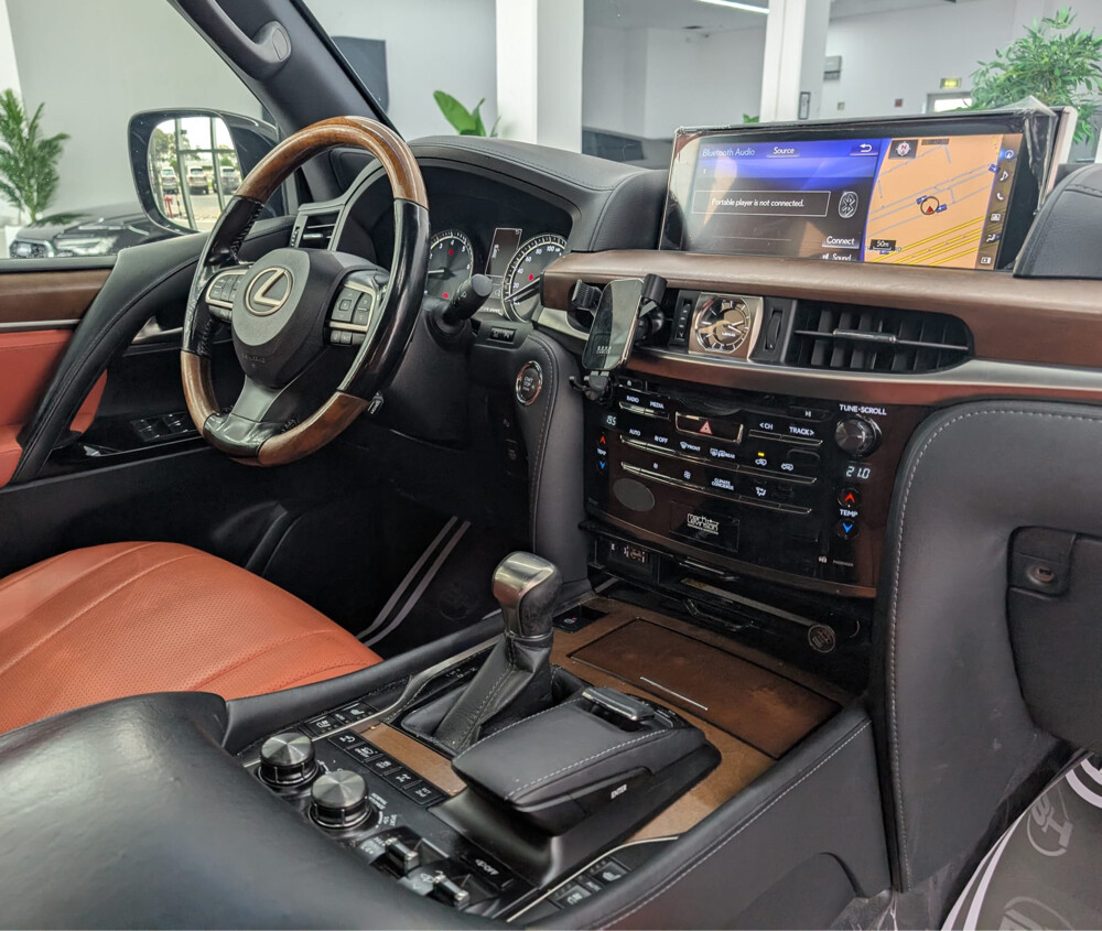 2017 Lexus LX 570 -full service h - 7
