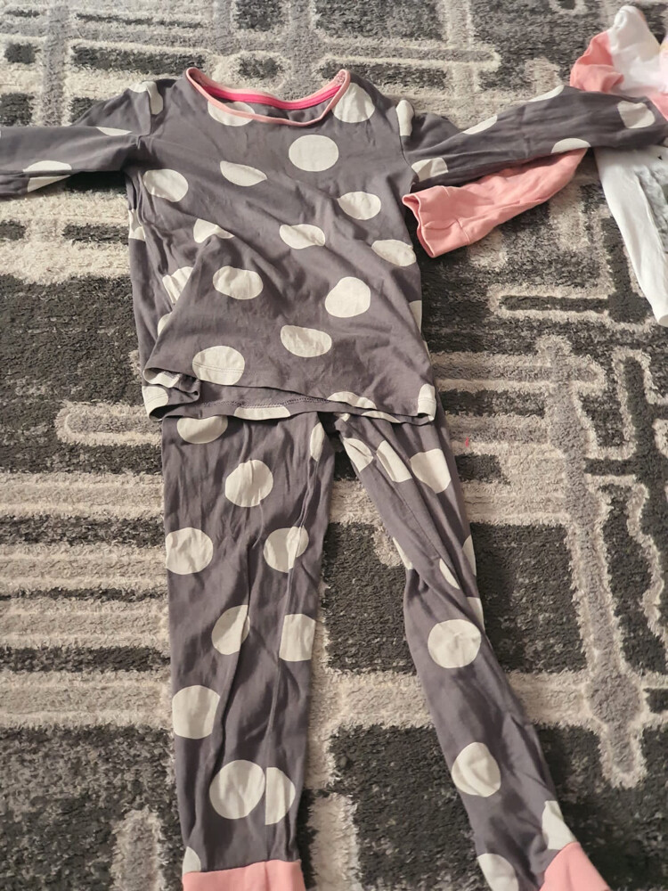 Pajamas and T-shirts - 8