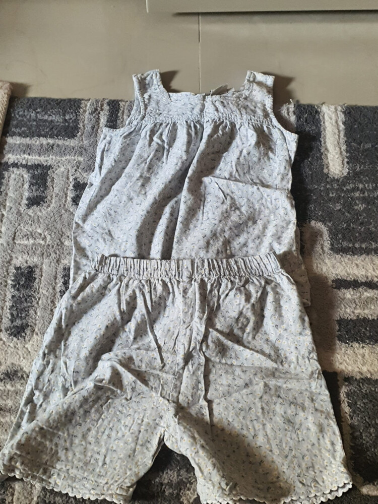 Pajamas and T-shirts - 4
