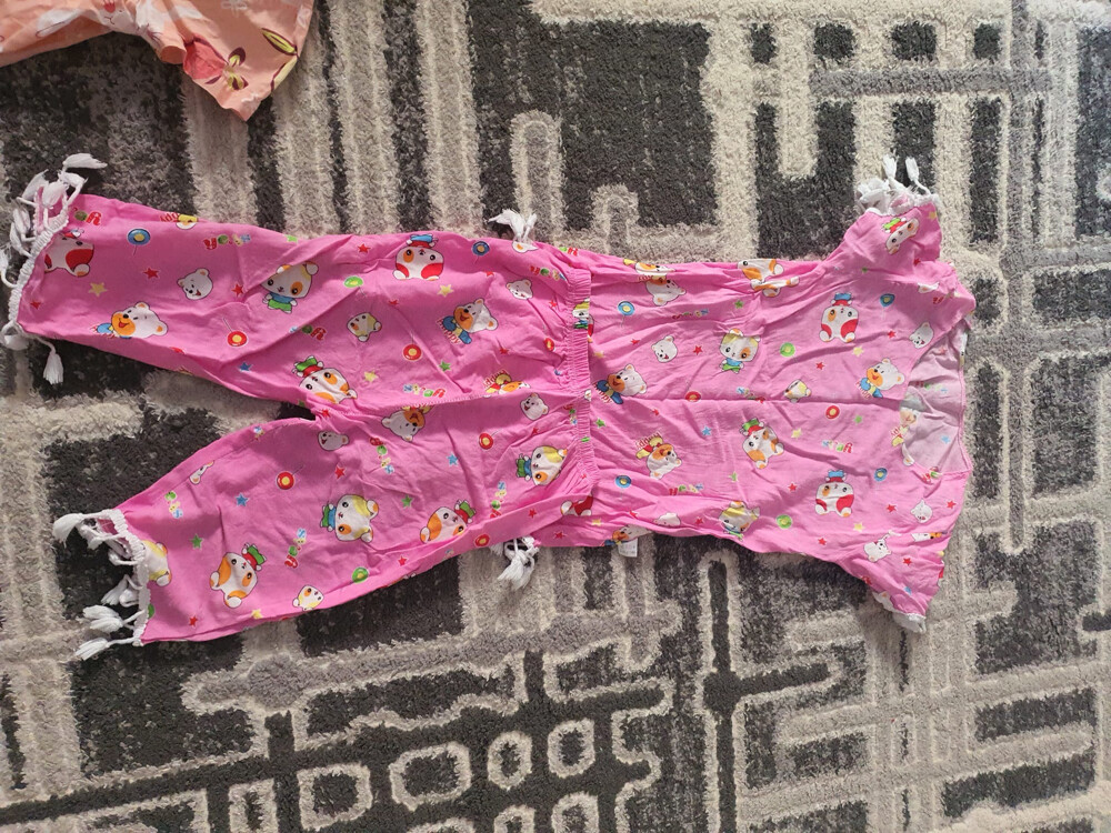 Pajamas and T-shirts - 6