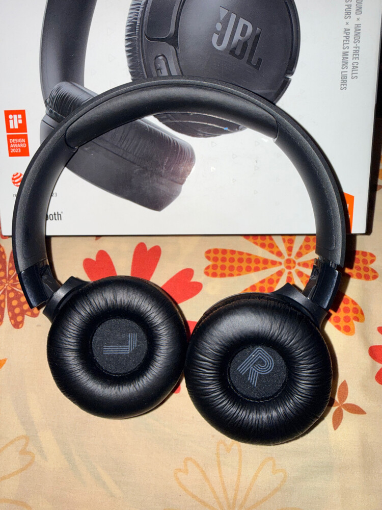 JBL Bluetooth  - 1