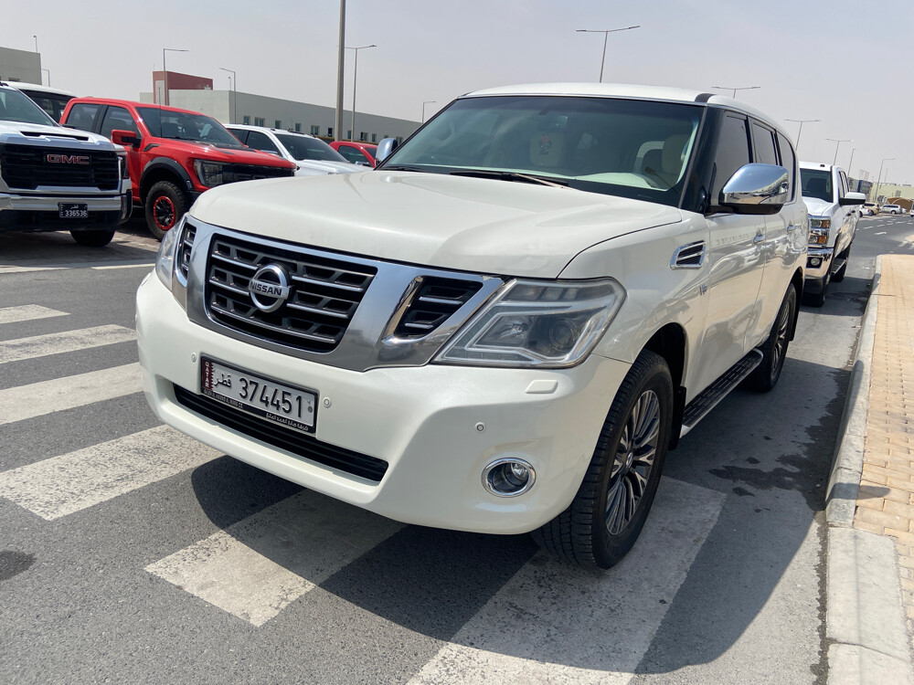 Nissan SE 2015 white  - 3