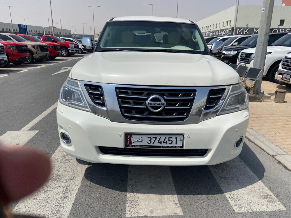 Nissan SE 2015 white  - 1