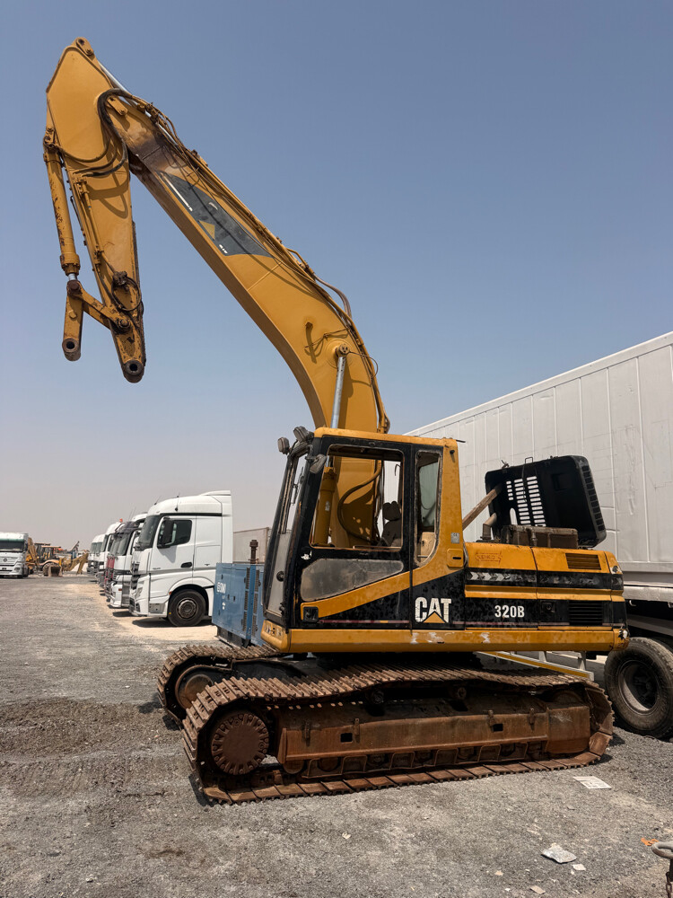 للبيع كاتربلر حجم 320 بي - 2