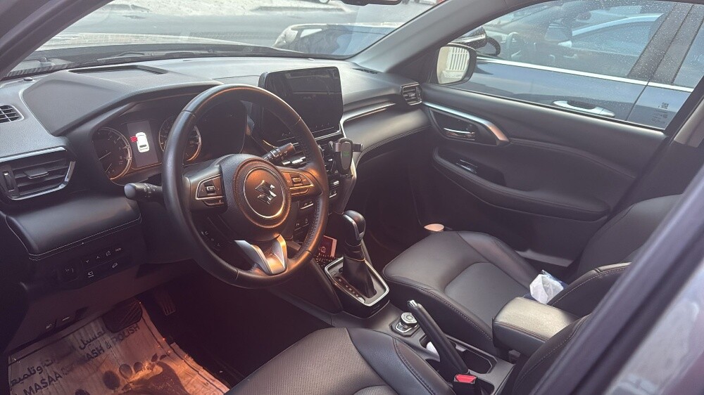 new car only 32k drive - 7