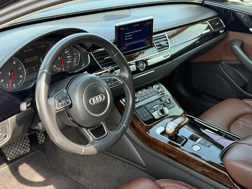 audi A8 2015 — photo 12 for sale in Qatar