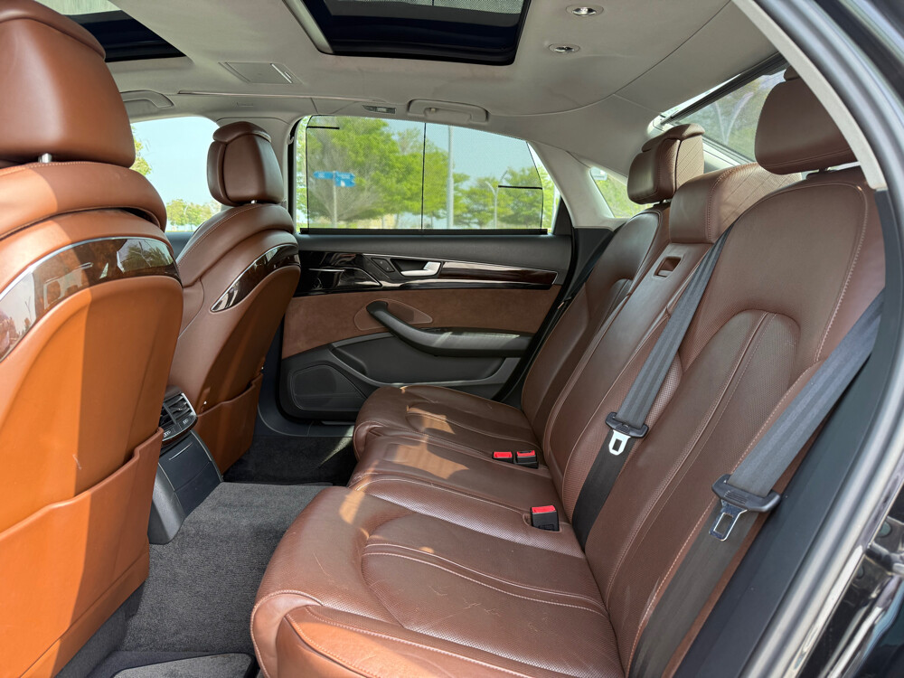 audi A8 2015 — photo 8 for sale in Qatar