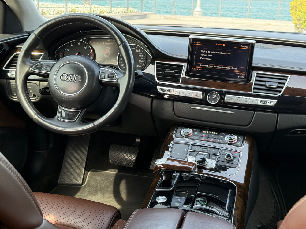 audi A8 2015 — photo 11 for sale in Qatar