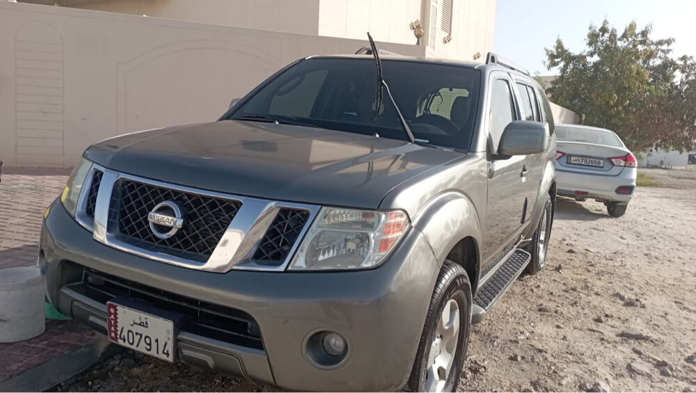  Nissan Pathfinder SE - 5