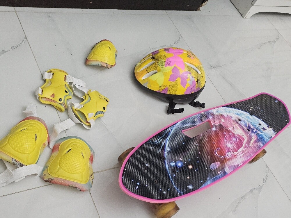 Children's sled with safety - 3